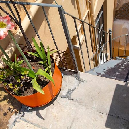 Stylish, Basement Studio With Roof Top Access - Ep9B Αθήνα Εξωτερικό φωτογραφία