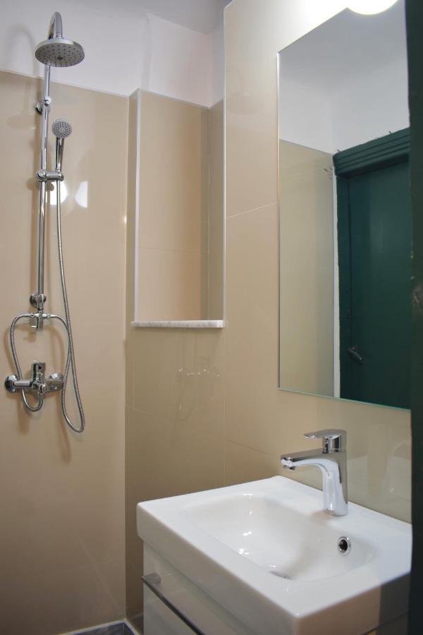 Stylish, Basement Studio With Roof Top Access - Ep9B Αθήνα Εξωτερικό φωτογραφία